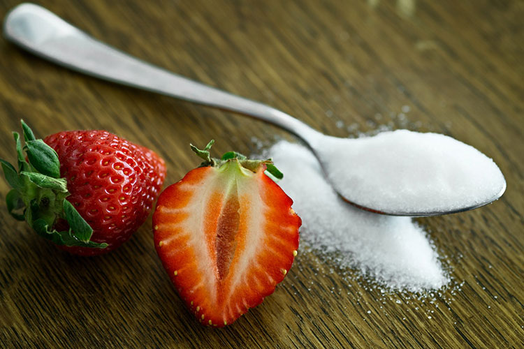 小心甜蜜诱惑！高糖饮食易引发多种疾病